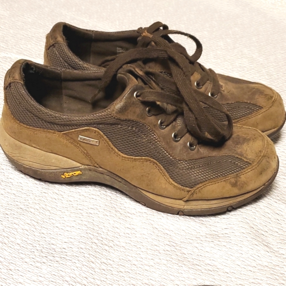Dansko vibram hiking shoe sneaker